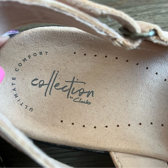 Beige cream three strap clarks sandal - Picture 7 of 7